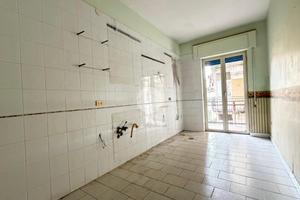 3 LOCALI A MARANO DI NAPOLI