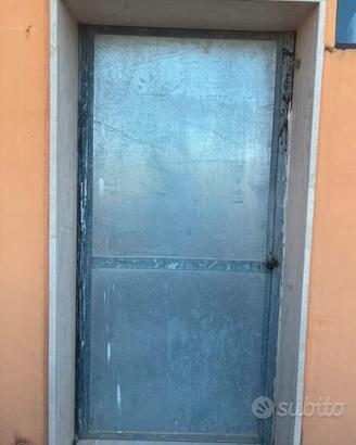 Porta in ferro zincato