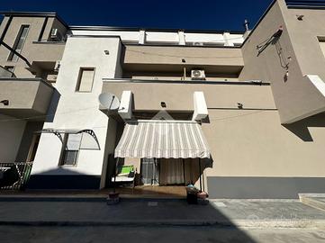 2 LOCALI A VILLAPIANA