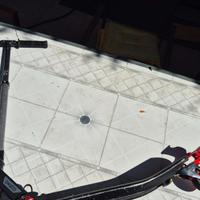 Monopattino a spinta per derapate