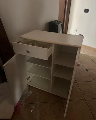 mobile bianco