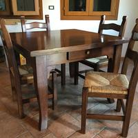 tavolo noce massello e sedie 