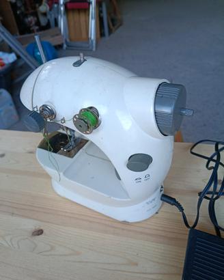 mini macchine per cucire