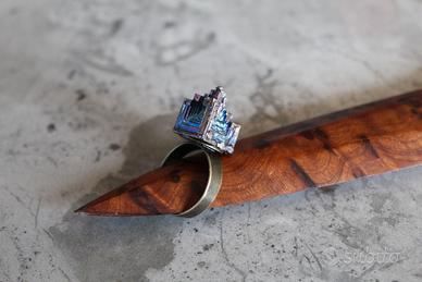 anello bismuto piramidale arcobaleno