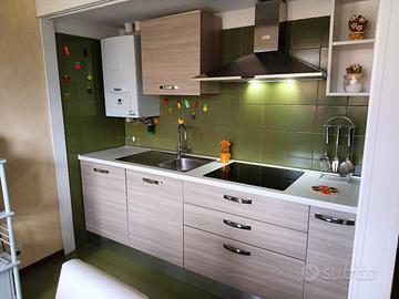 cucina completa come in foto 