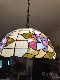 Lampadario e applique stile Tiffany