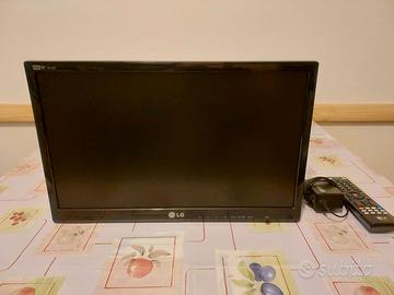 TV LCD LG 19 POLLICI CON STAFFA A MURO INCLUSA