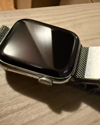 Apple Watch Series 8 (2022)