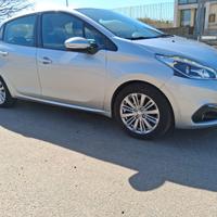 Peugeout 208