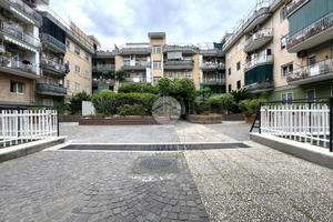 2 LOCALI A NAPOLI
