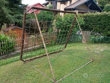 Rete da calcio/ palestra di arrampicata