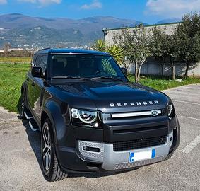 La d Rover Defender 110 SE 200D