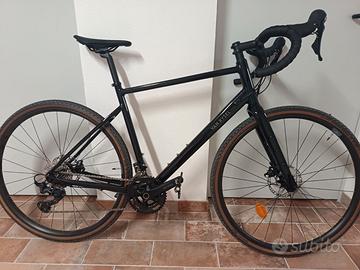 Gravel Van Rysel GRVL AF Shimano GRX 2x12V nera