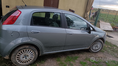 Fiat grande punto grande 2006 con 236 Mila k