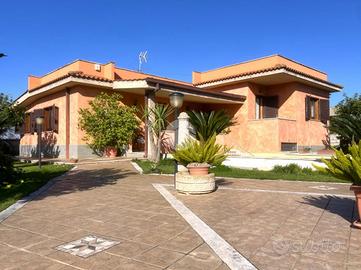 VILLA SINGOLA A NETTUNO