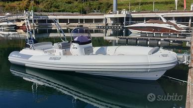 Salpa Soleil 23 con motore Mercury V6 200 cv