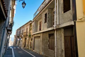 Intero Palazzotto Indipendente allo Stato Rustico