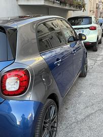 Smart for four allestimento brabus