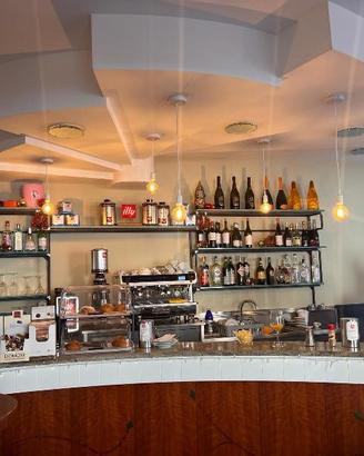 Attività bar comprensiva di arredi e attrezzature