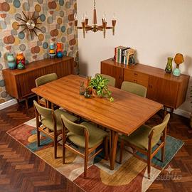 Tavolo vintage teak, a botte, gambe a cavalletto