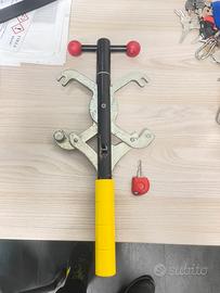 antifurto meccanico blocca-pedali