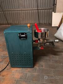 Attrezzatura per salsa passapomodori elettrico