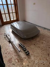 Box da tetto Fapa Compreso di staffe regolabili.