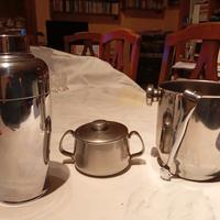 Set  cocktail vintage in acciaio , quattro pezzi.