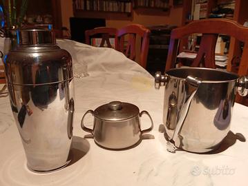 Set  cocktail vintage in acciaio , quattro pezzi.