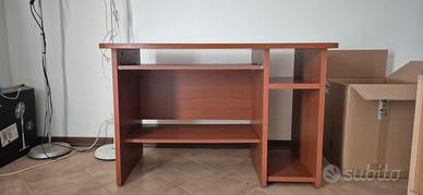 scrivania porta pc
