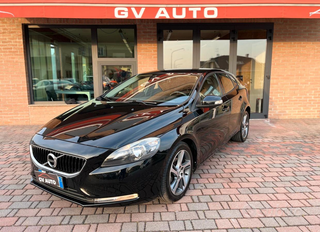 Volvo V40 D2 MOMENTUM