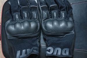 Guanti moto Ducati