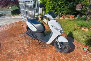 Scooter Peugeot kisbee