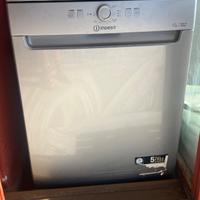 Lavastoviglie indesit