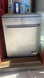 Lavastoviglie indesit