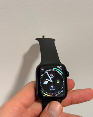 Apple Watch 8 45mm GPS + Cellular