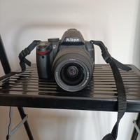 Nikon D3000 + obiettivo 18-55