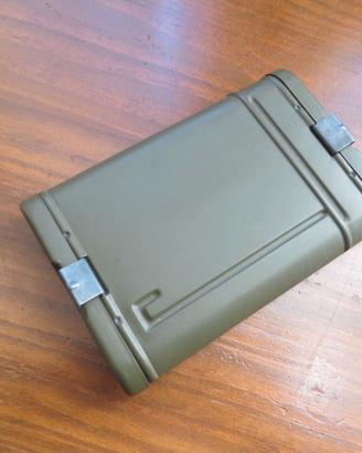 ww2 no elmetto  contenitore per  kit pulizia 