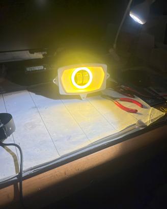 Angel eye giallo per v-face con supporto replica