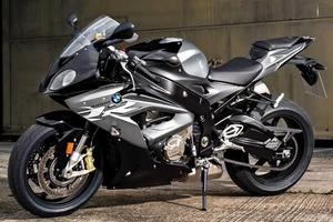 BMW S1000rr pista - leggere testo