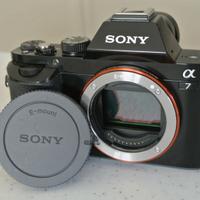 Mirrorless Full Frame Sony Alpha A7 - 9300 scatti