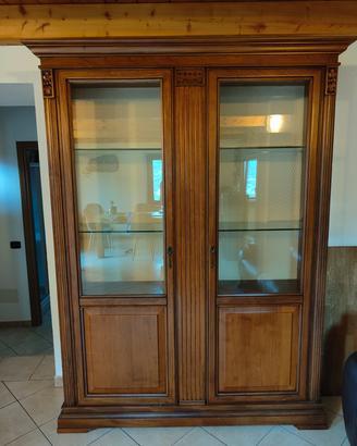 Vetrina  legno massello come nuova