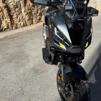 X-adv 750