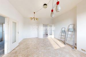 Ampio trilocale con balcone e cantina - ultimo pia