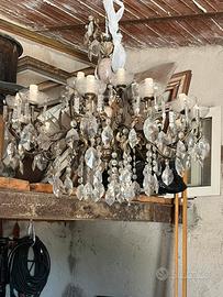 Lampadario grande con cristalli