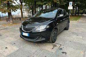 Lancia Ypsilon 1.0 FireFly 5 porte S&S Hybrid Silv