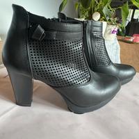 Stivaletti con tacco