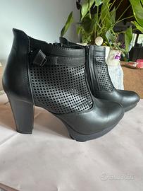 Stivaletti con tacco