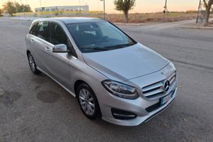 MERCEDES-BENZ B180 AUTOMATIC PREMIUM