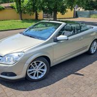 Opel Astra Twintop 1.6 Cosmo NEOPATENTATI